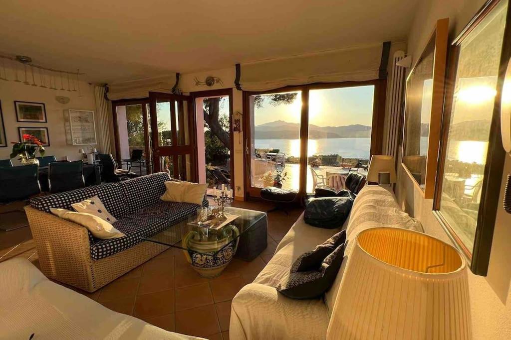Villa Mit Whirlpool Und Phantastischer Aussicht Capoliveri  Exterior photo