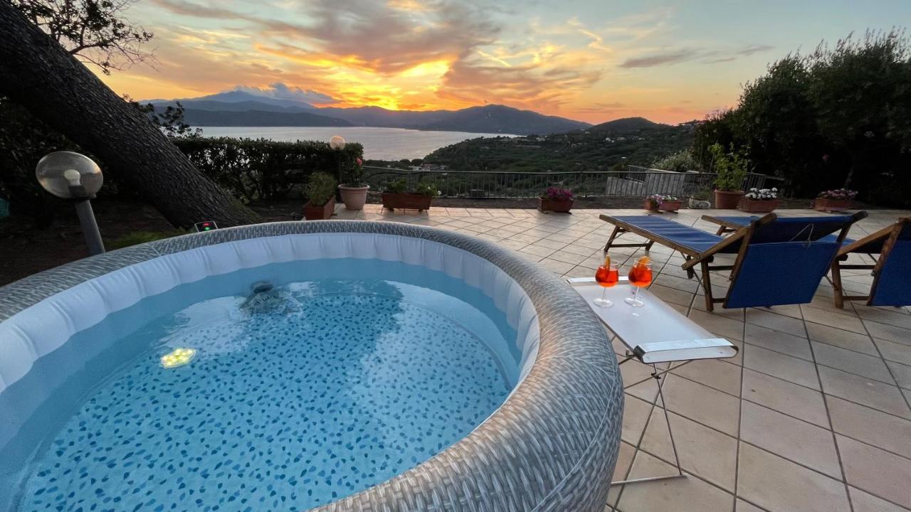 Villa Mit Whirlpool Und Phantastischer Aussicht Capoliveri  Exterior photo